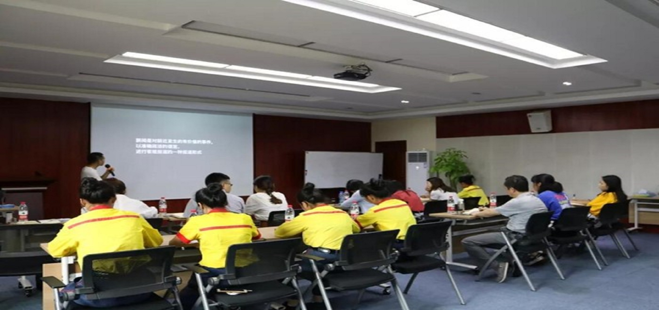 集團開展新聞寫作與拍攝培訓(xùn)，為記者"加油充電"