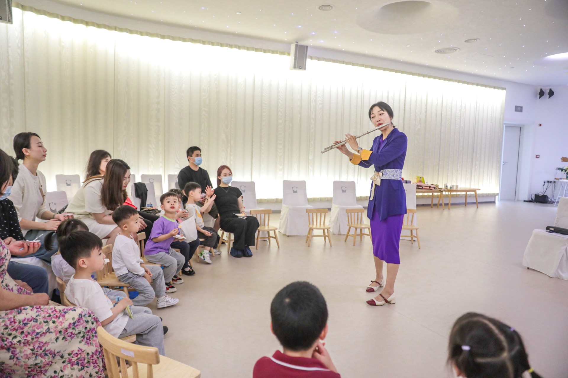 科發(fā)幼兒園特邀數(shù)位音樂家、演奏家到訪“贏·劇場(chǎng)”